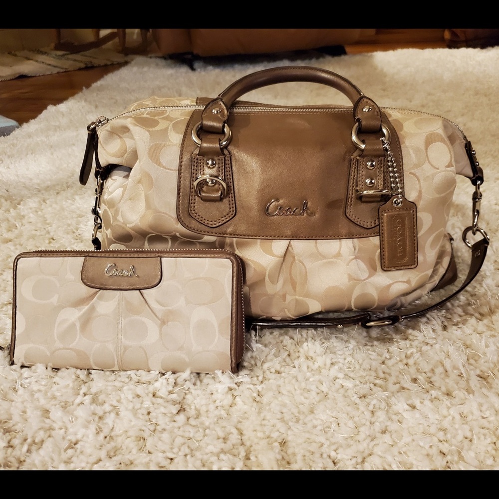 Coach Purse/matching wallet